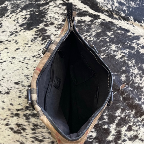 Burberry Tote - Picture 2 of 7
